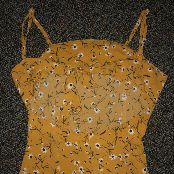 Floral wrap dress w/ cutout back - Picture 6 of 6